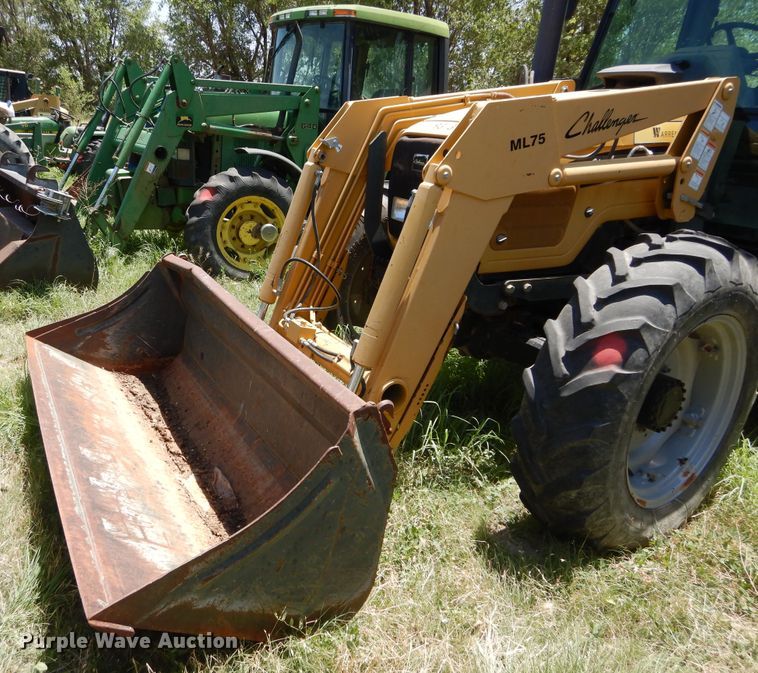 image for item HV9232 2004 Challenger MT465B  MFWD tractor