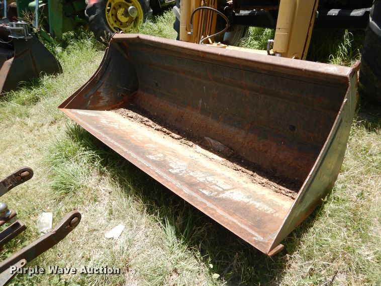 image for item HV9232 2004 Challenger MT465B  MFWD tractor