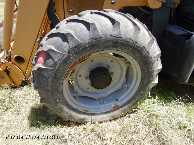 image for item HV9232 2004 Challenger MT465B  MFWD tractor