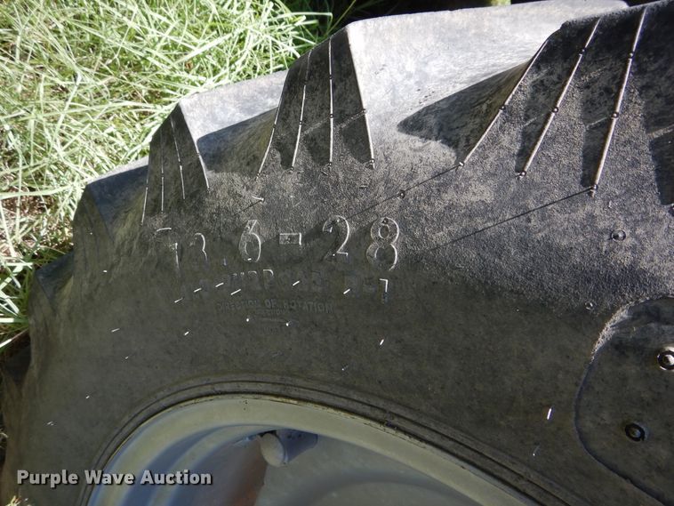 image for item HV9232 2004 Challenger MT465B  MFWD tractor