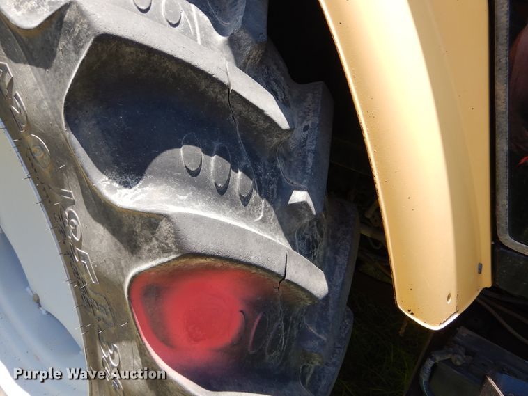 image for item HV9232 2004 Challenger MT465B  MFWD tractor