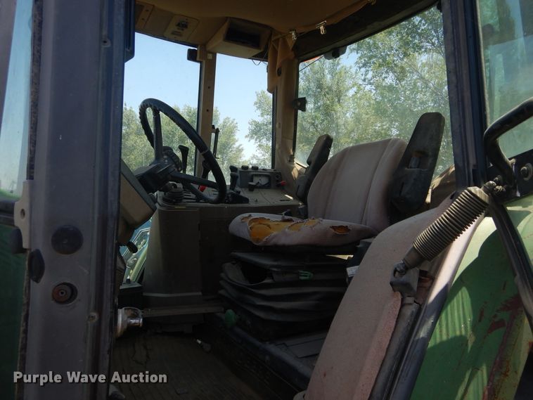 image for item HV9233 1996 John Deere 6400  tractor