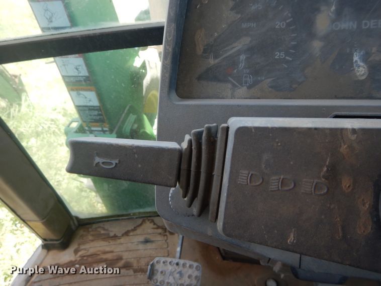 image for item HV9233 1996 John Deere 6400  tractor