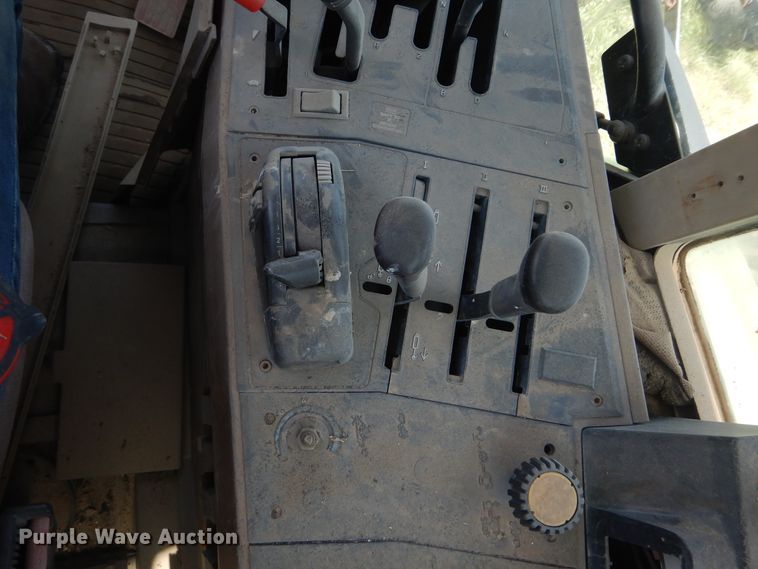 image for item HV9233 1996 John Deere 6400  tractor