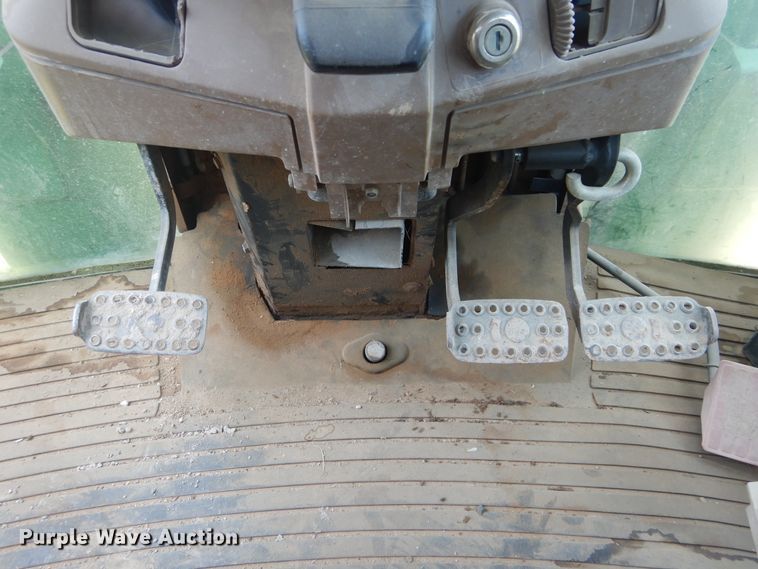 image for item HV9233 1996 John Deere 6400  tractor