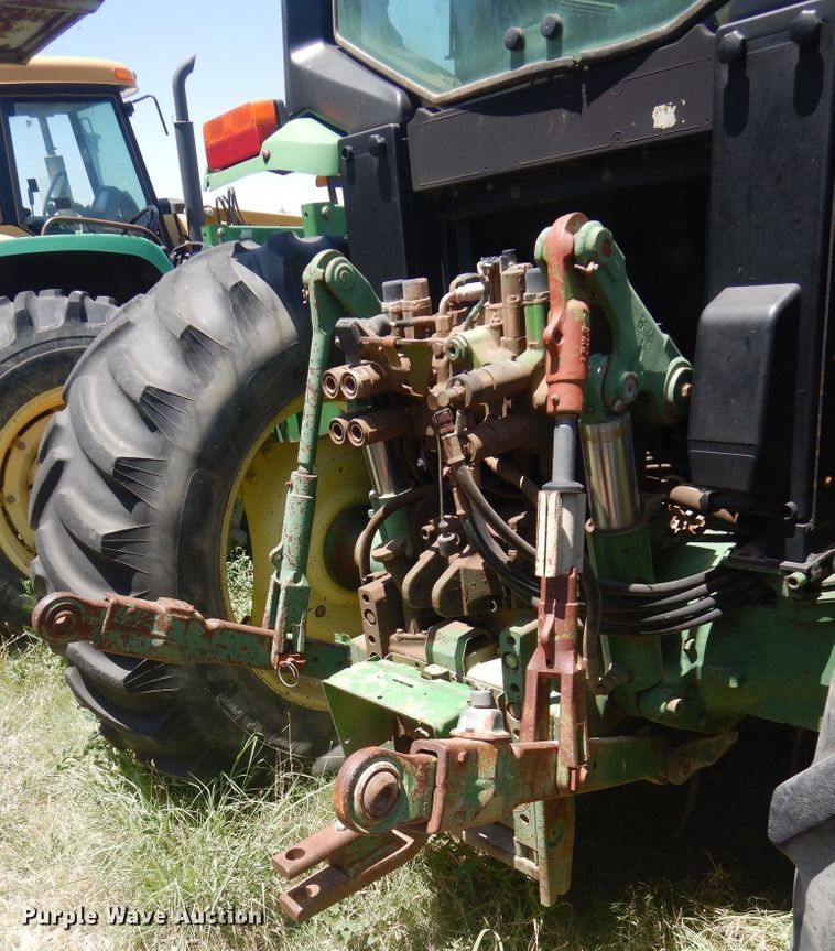 image for item HV9233 1996 John Deere 6400  tractor