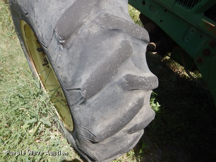 image for item HV9233 1996 John Deere 6400  tractor