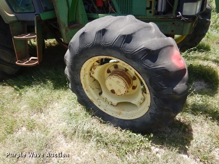 image for item HV9233 1996 John Deere 6400  tractor