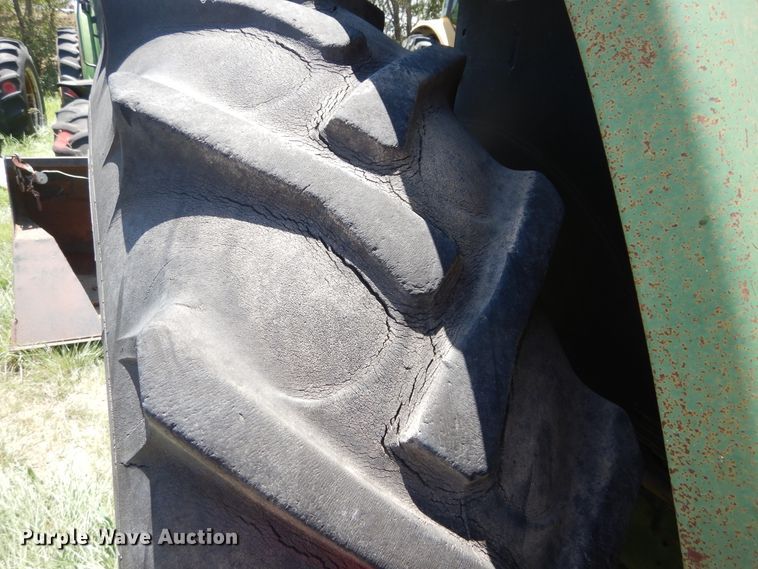 image for item HV9233 1996 John Deere 6400  tractor