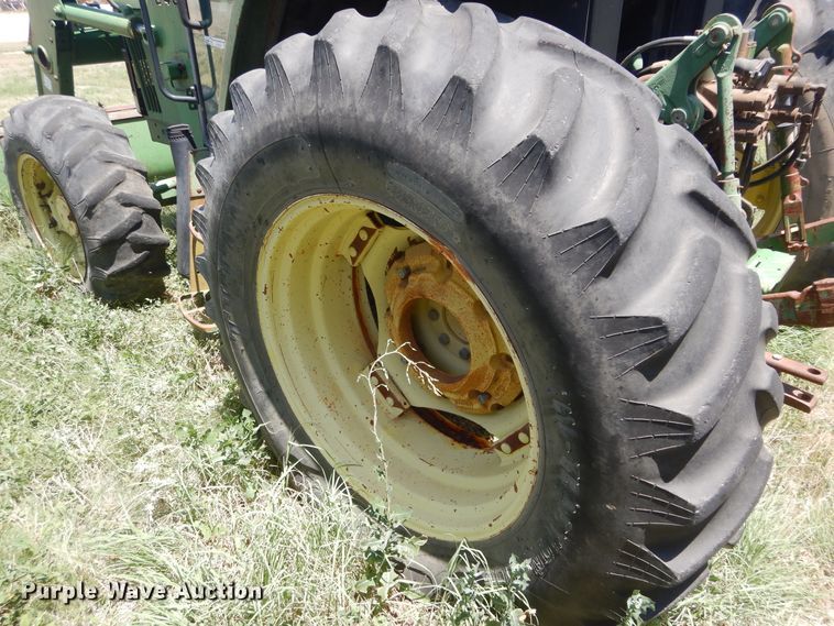 image for item HV9233 1996 John Deere 6400  tractor