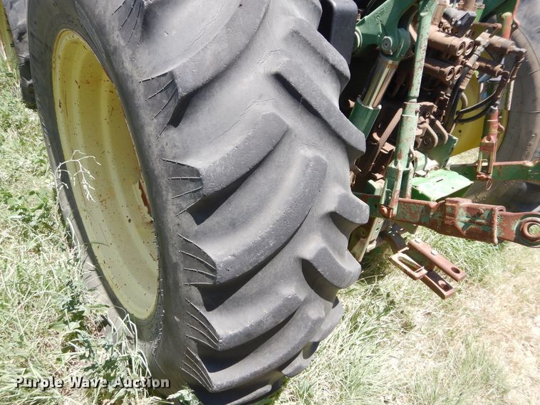 image for item HV9233 1996 John Deere 6400  tractor