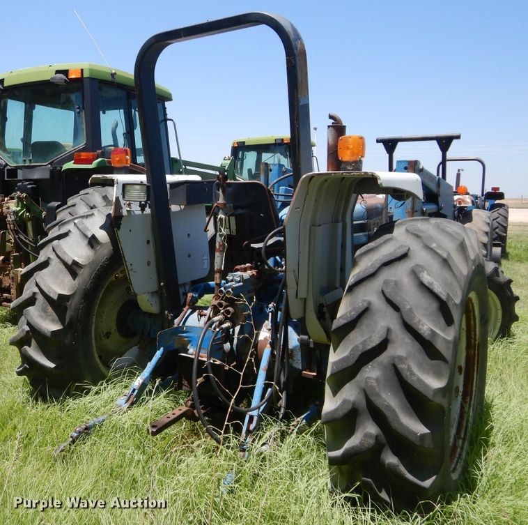 image for item HV9236 Ford  tractor