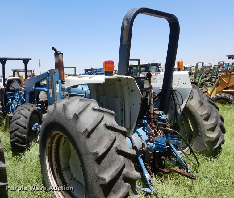 image for item HV9236 Ford  tractor