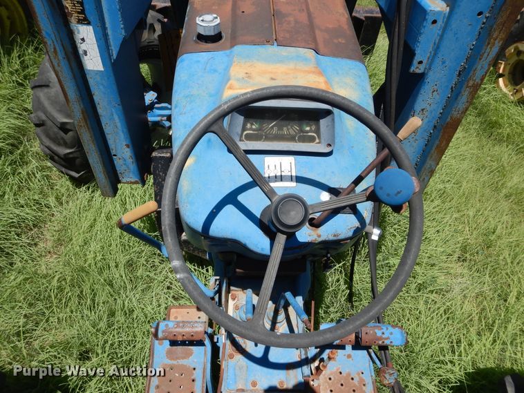 image for item HV9236 Ford  tractor