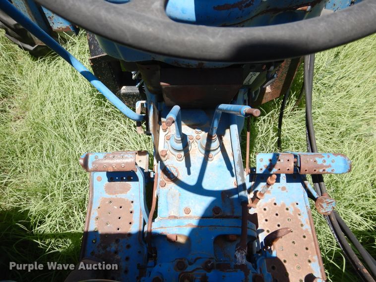 image for item HV9236 Ford  tractor