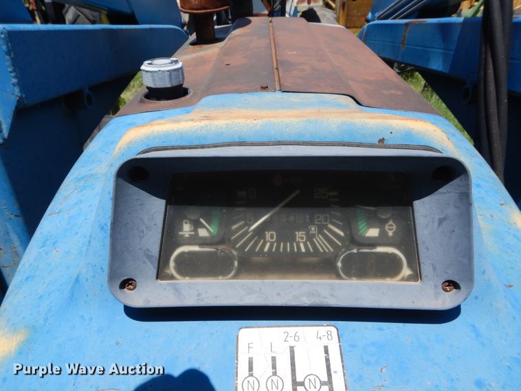 image for item HV9236 Ford  tractor