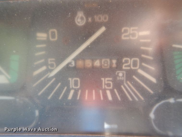 image for item HV9236 Ford  tractor