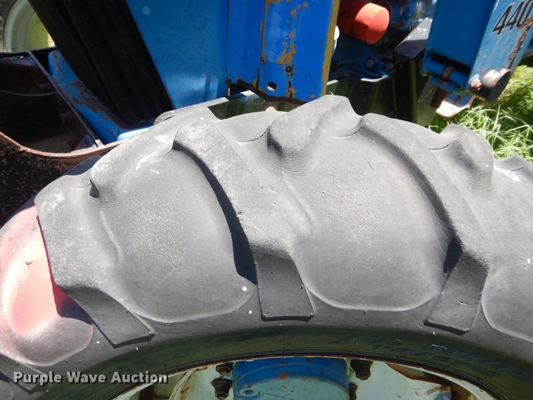 image for item HV9236 Ford  tractor