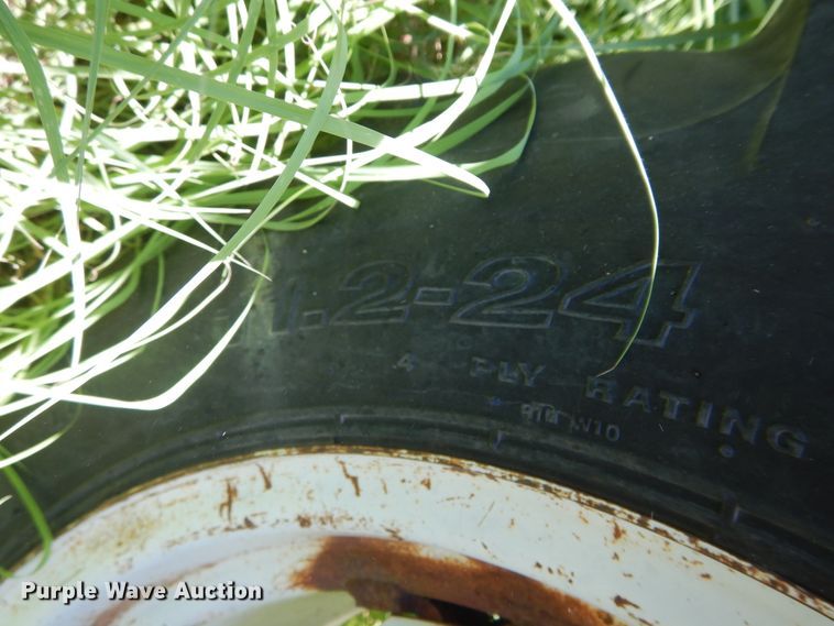 image for item HV9236 Ford  tractor