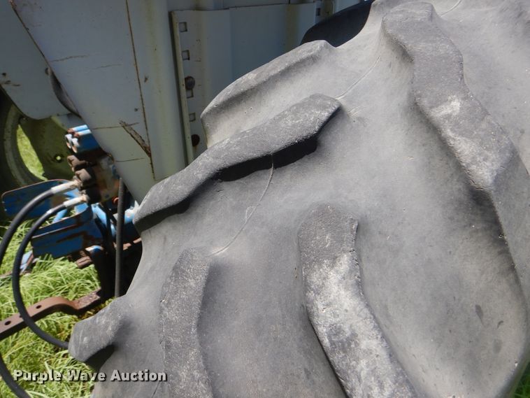 image for item HV9236 Ford  tractor