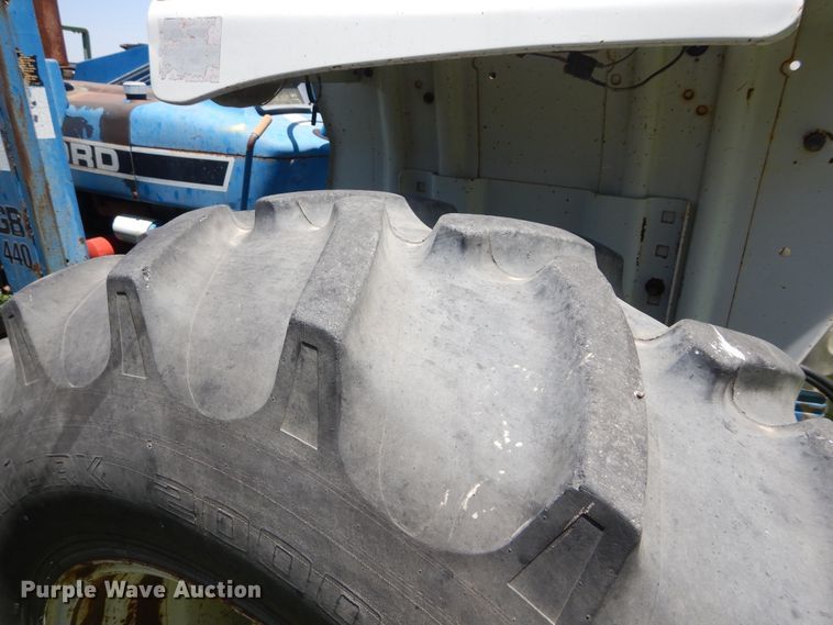 image for item HV9236 Ford  tractor