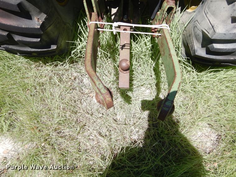 image for item HV9237 John Deere 770  tractor