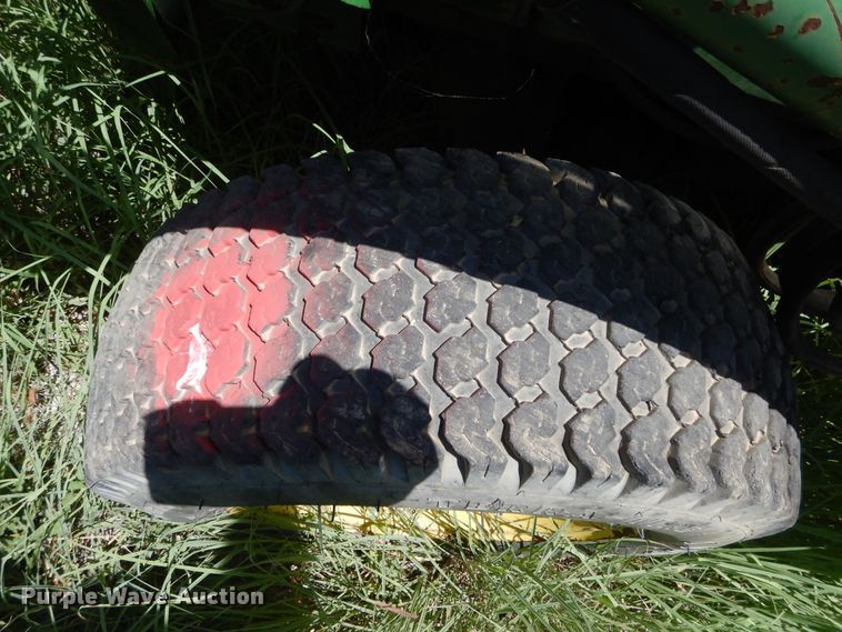 image for item HV9237 John Deere 770  tractor