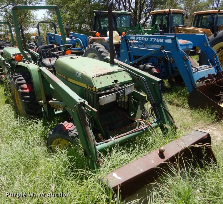 image for item HV9238 John Deere 770  tractor