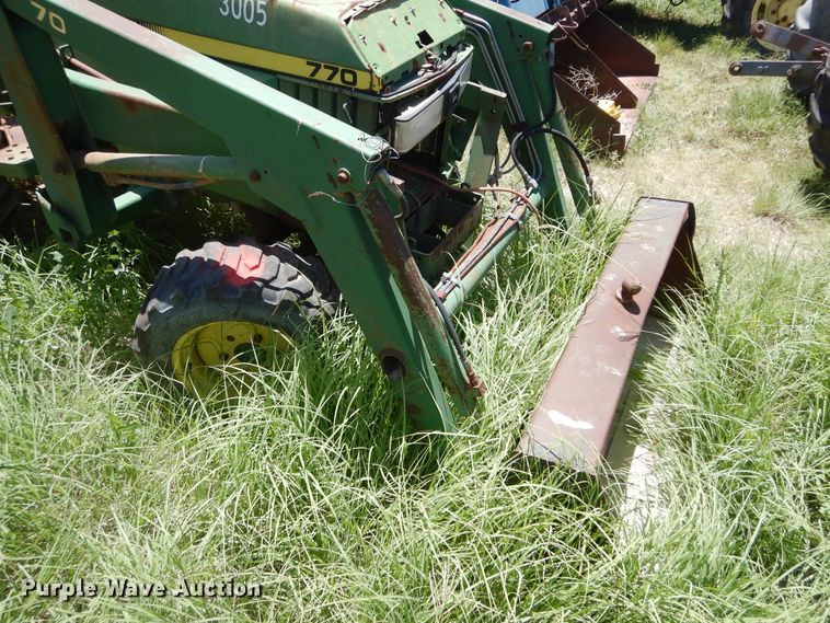 image for item HV9238 John Deere 770  tractor