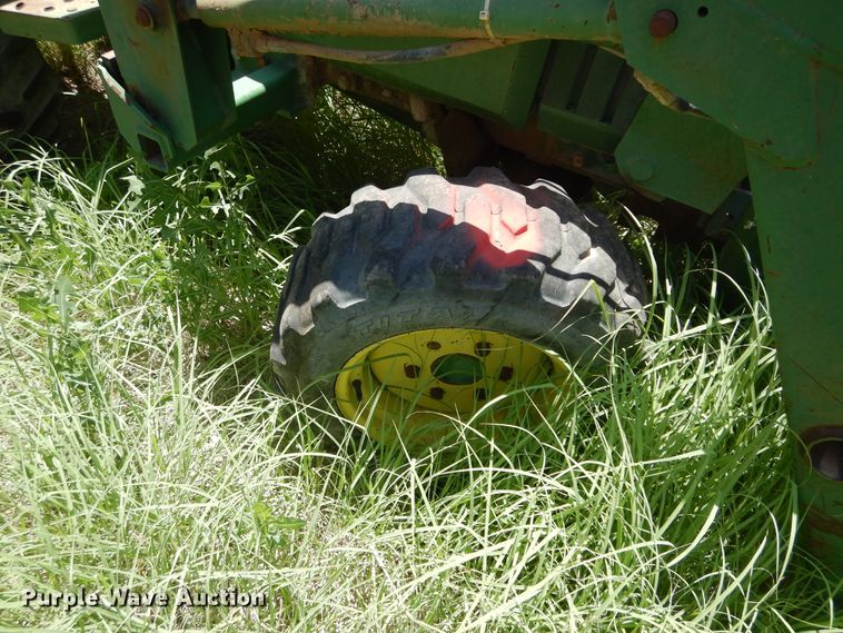 image for item HV9238 John Deere 770  tractor