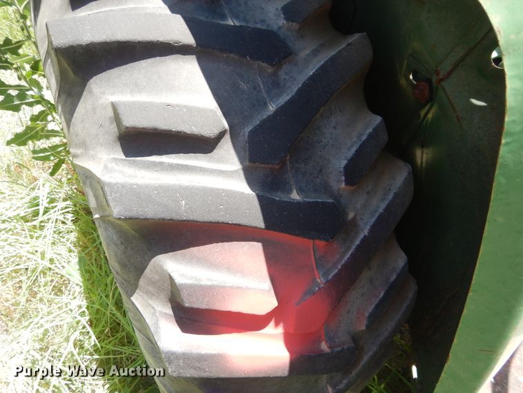 image for item HV9238 John Deere 770  tractor