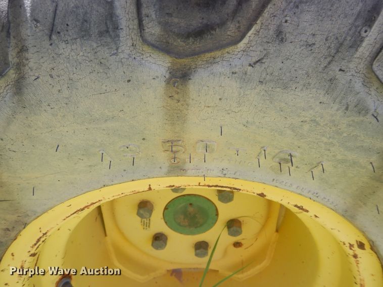 image for item HV9238 John Deere 770  tractor