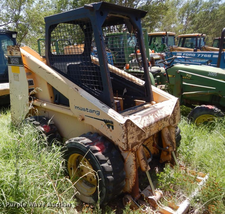 image for item HV9242 Mustang 552  skid steer loader