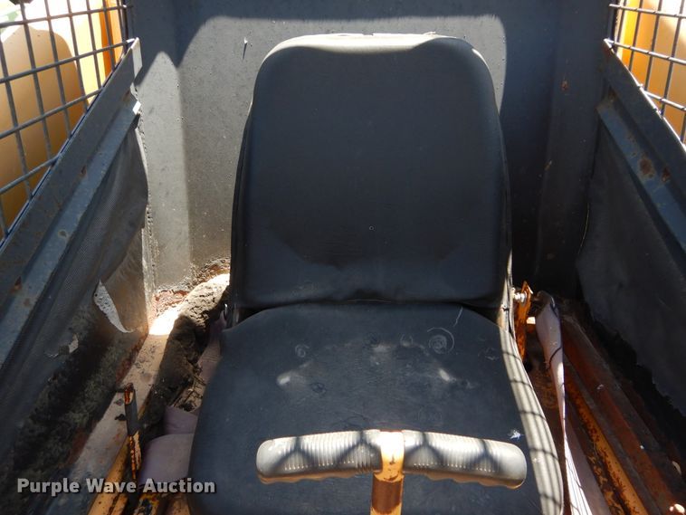 image for item HV9242 Mustang 552  skid steer loader