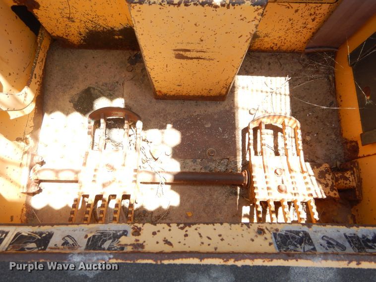 image for item HV9242 Mustang 552  skid steer loader