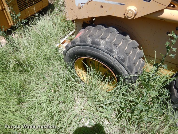 image for item HV9242 Mustang 552  skid steer loader