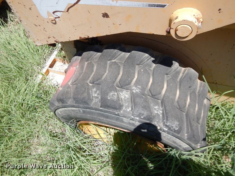 image for item HV9242 Mustang 552  skid steer loader