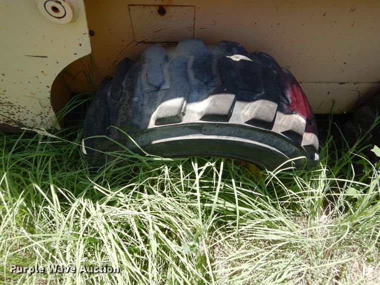 image for item HV9242 Mustang 552  skid steer loader