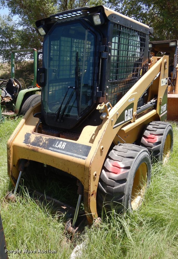 image for item HV9243 2005 Caterpillar 216B  skid steer loader