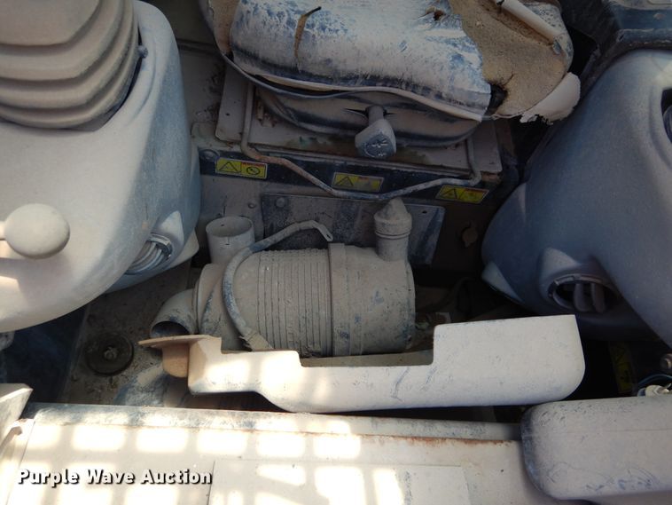 image for item HV9243 2005 Caterpillar 216B  skid steer loader