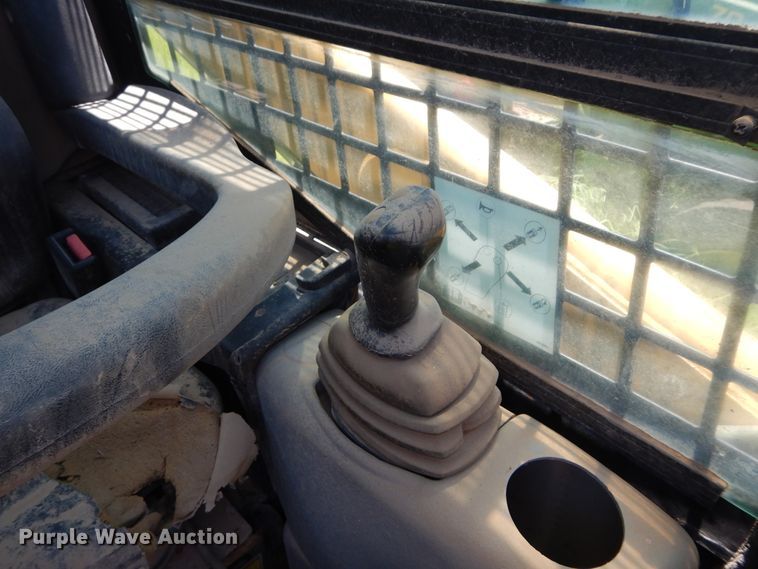 image for item HV9243 2005 Caterpillar 216B  skid steer loader