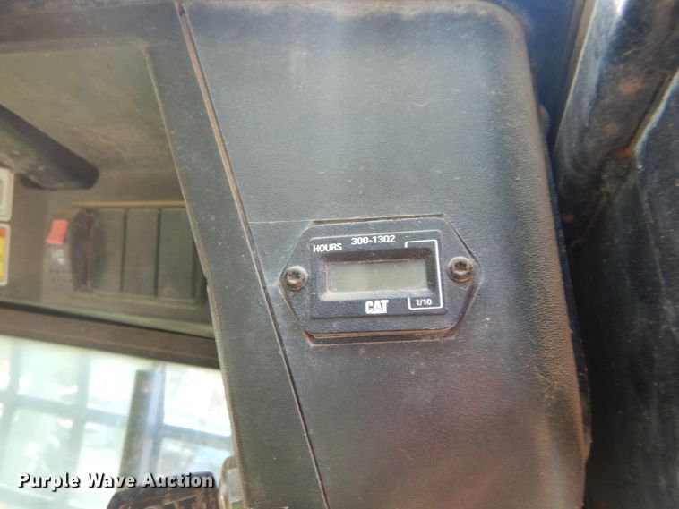 image for item HV9243 2005 Caterpillar 216B  skid steer loader