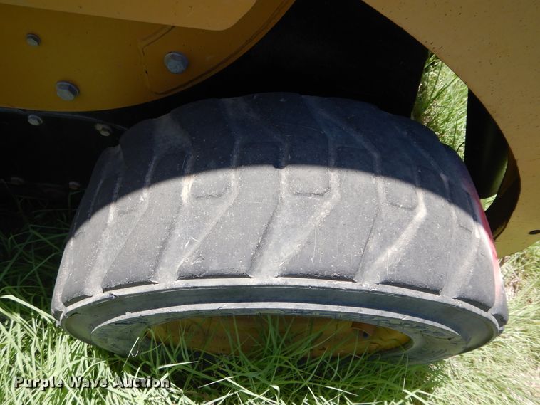 image for item HV9243 2005 Caterpillar 216B  skid steer loader