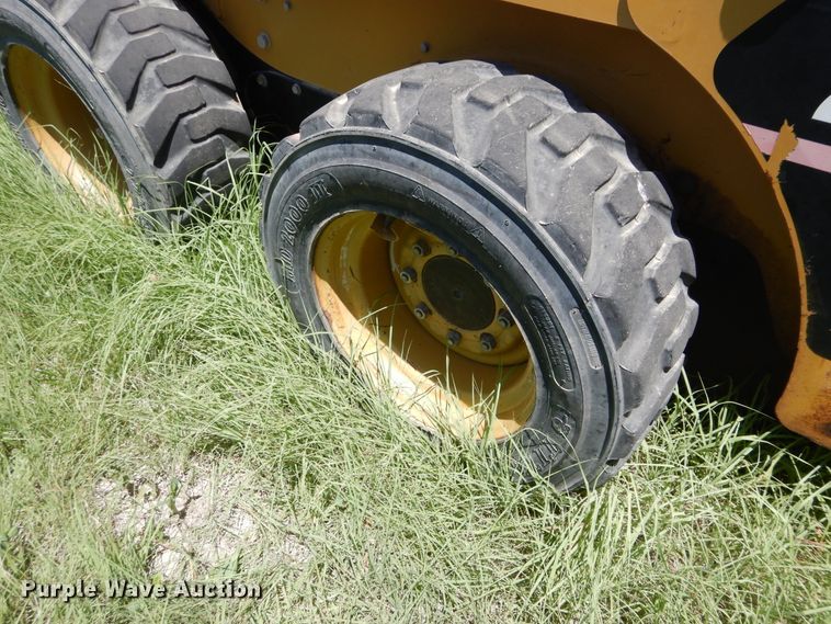 image for item HV9243 2005 Caterpillar 216B  skid steer loader