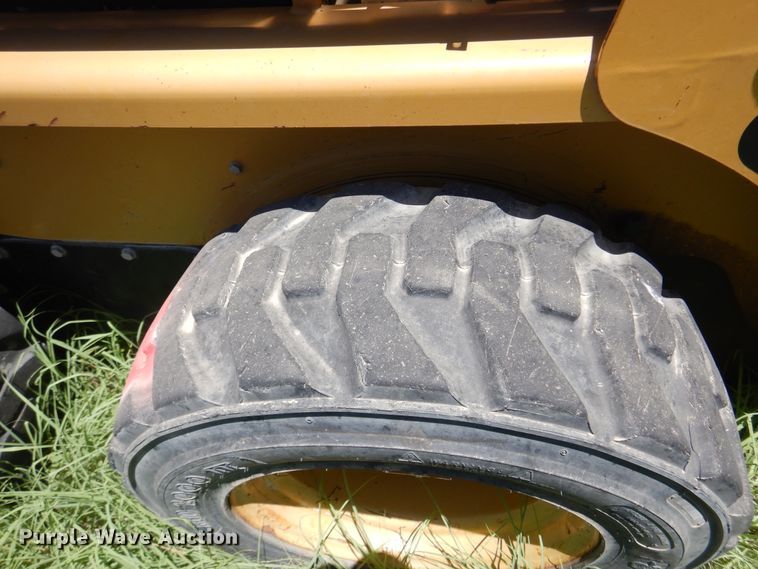 image for item HV9243 2005 Caterpillar 216B  skid steer loader