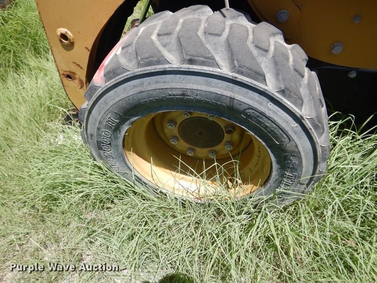 image for item HV9243 2005 Caterpillar 216B  skid steer loader