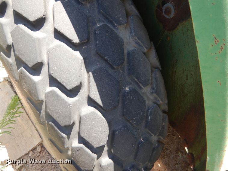 image for item HV9247 John Deere 770  tractor