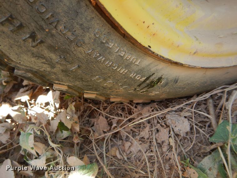 image for item HV9247 John Deere 770  tractor