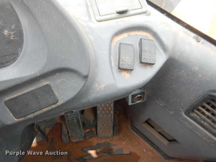 image for item DG8682 2004 Komatsu WA250-5  wheel loader