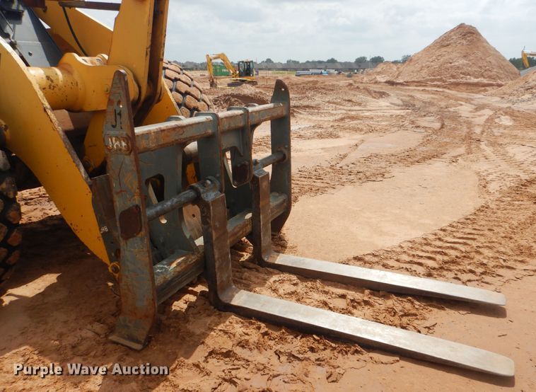 image for item DG8682 2004 Komatsu WA250-5  wheel loader